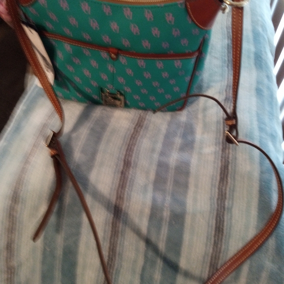 NWT DOONEY AND BOURKE CROSSBODY BAG - Picture 9 of 9